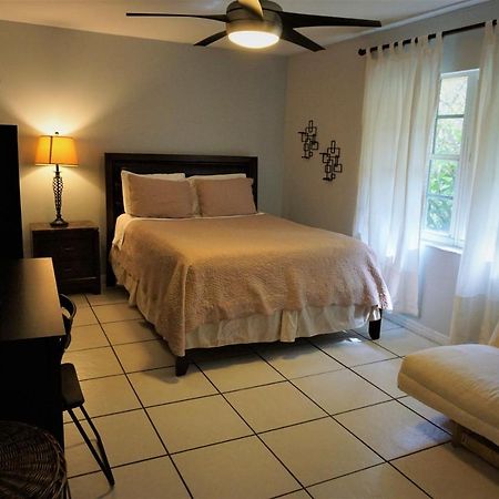 Jupiter Waterfalls - Newly Updated - Tiki Hut, Fire Pit, Kitchen, Pool Heater And More 外观 照片