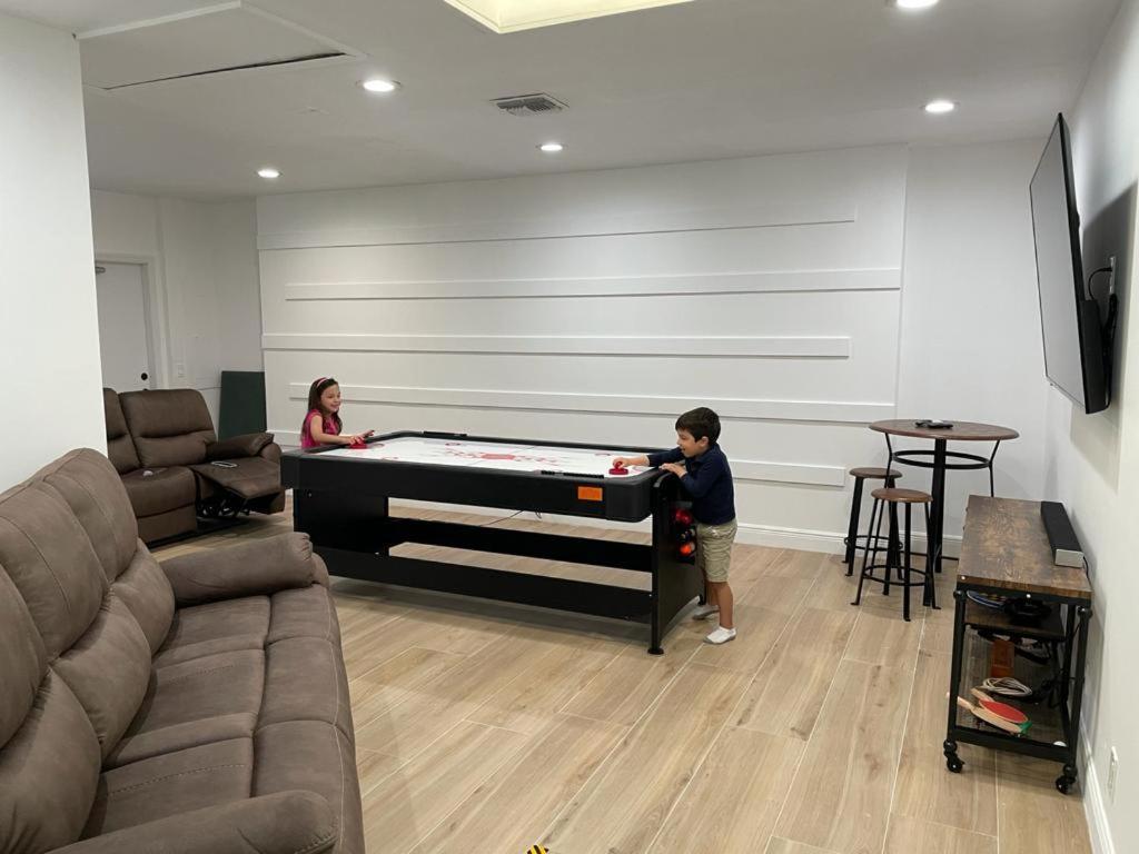 Jupiter Waterfalls - Newly Updated - Tiki Hut, Fire Pit, Kitchen, Pool Heater And More 外观 照片
