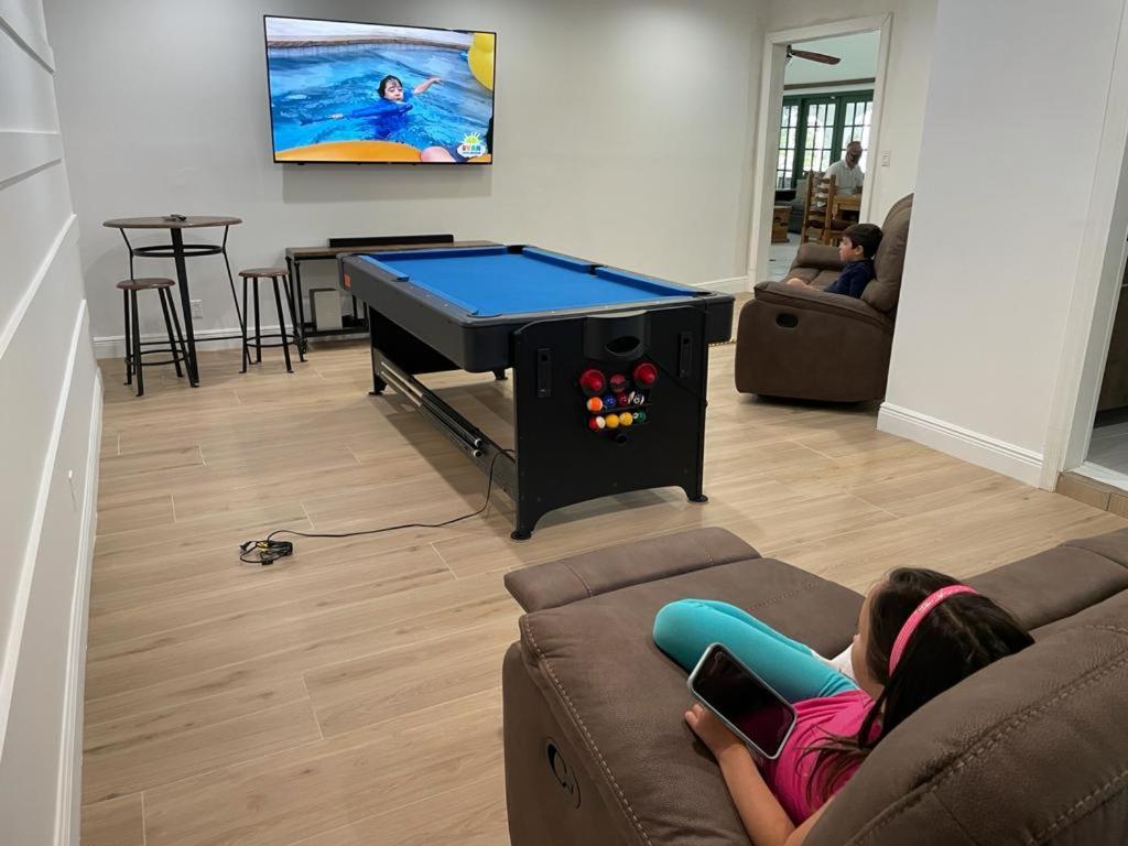 Jupiter Waterfalls - Newly Updated - Tiki Hut, Fire Pit, Kitchen, Pool Heater And More 外观 照片