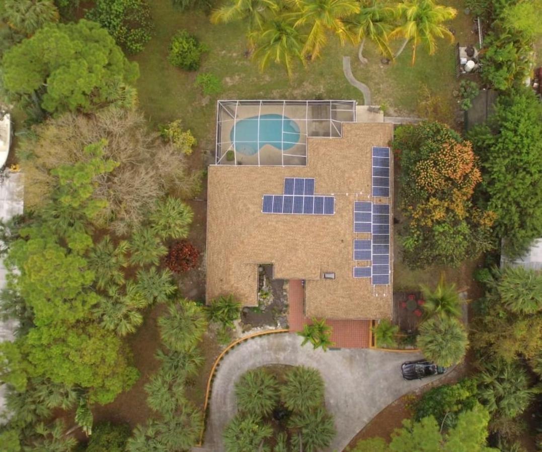 Jupiter Waterfalls - Newly Updated - Tiki Hut, Fire Pit, Kitchen, Pool Heater And More 外观 照片